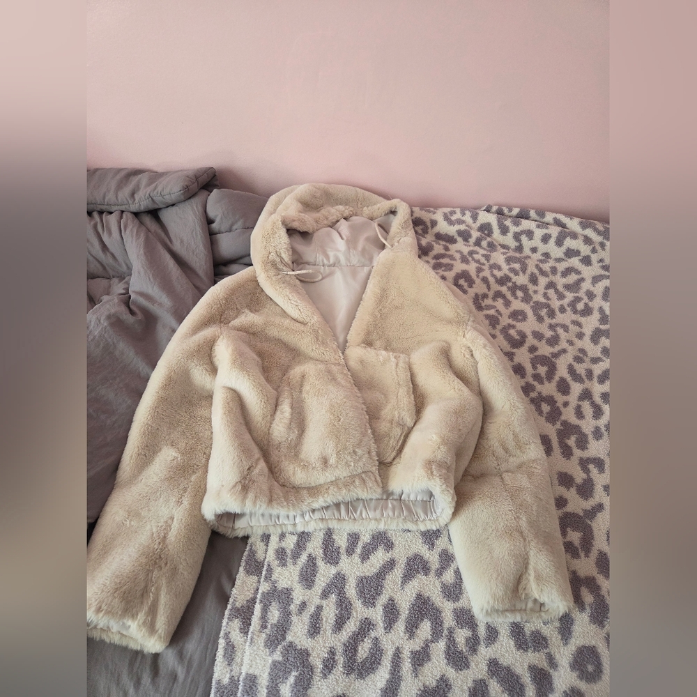 Guess Ivory Faux Fur Jacket REVERSIBLE